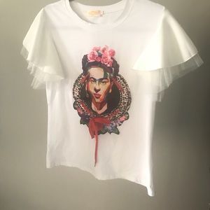 Frida t shirt with tulle and satin sleeves